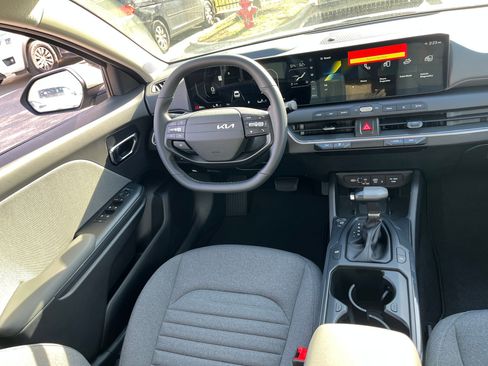 New 2025 Kia K4 EX image 11