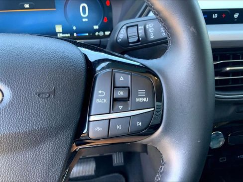 Certified 2025 Ford Escape Platinum AWD/4WD image 25