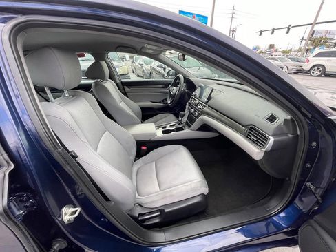 Used 2019 Honda Accord LX image 4