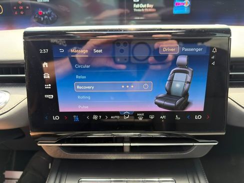 Used 2024 Lincoln Nautilus Reserve w/ Equipment Group 203A AWD/4WD image 30