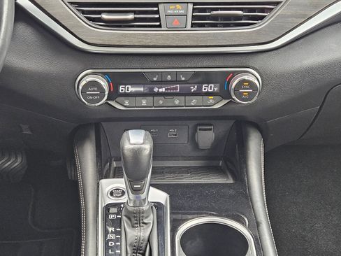Used 2023 Nissan Altima 2.5 SL FWD image 13