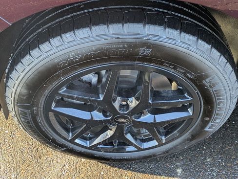 Used 2024 Ford Edge SEL image 26