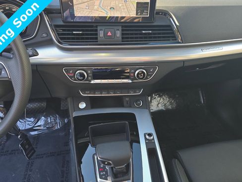 Used 2024 Audi Q5 2.0T Prestige w/ Prestige Package image 9