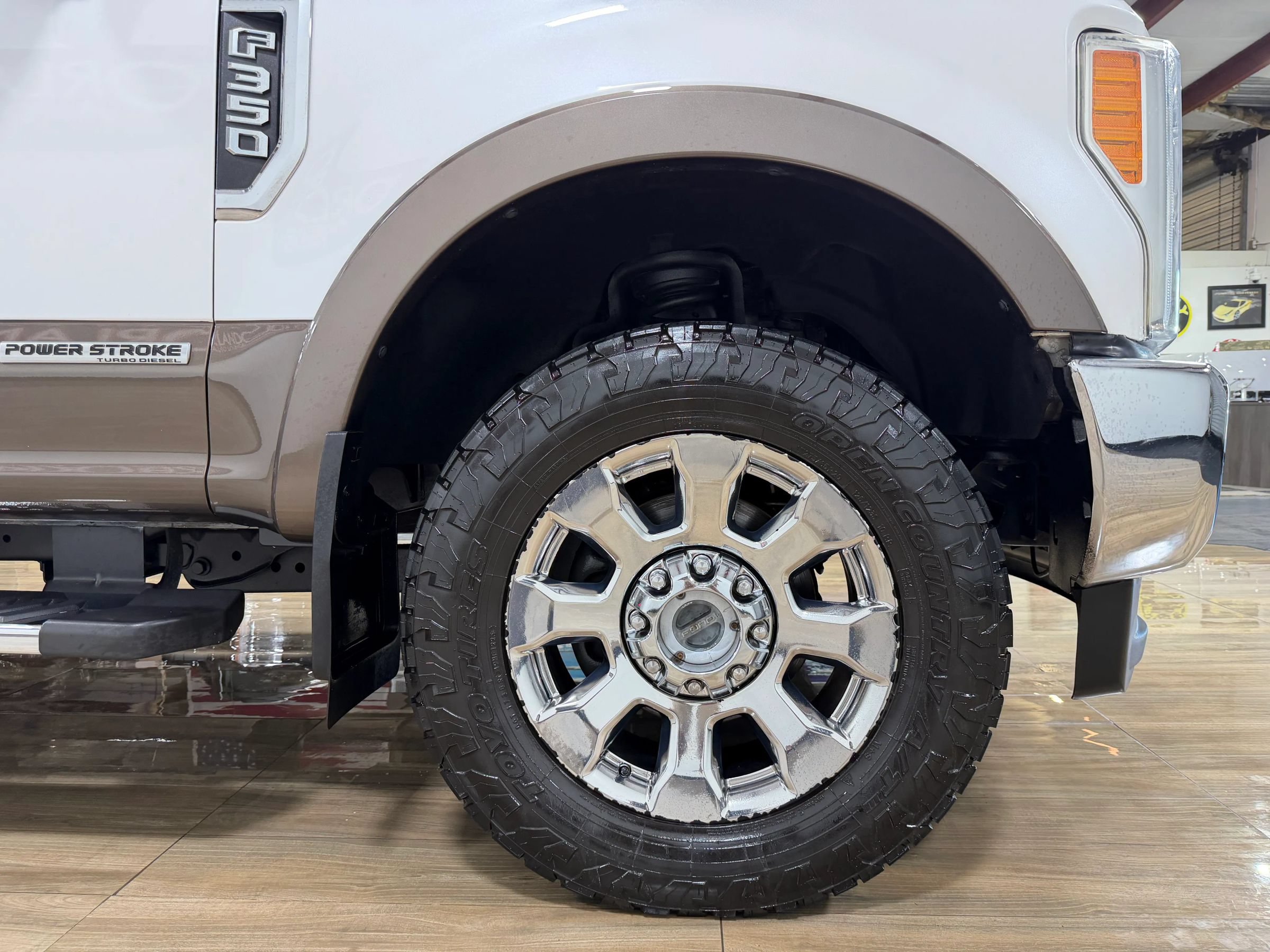 Used 2017 Ford F350 Lariat w/ Lariat Ultimate Package AWD/4WD image 5