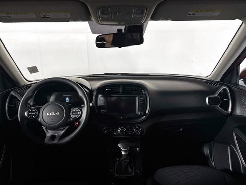 Certified 2025 Kia Soul LX w/ LX Technology Package FWD image 12