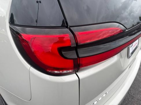 Used 2021 Chrysler Pacifica Pinnacle AWD/4WD image 10