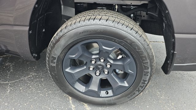 New 2026 RAM 1500 Express AWD/4WD image 4