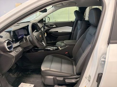 New 2026 Chevrolet Trax LT w/ Driver Confidence Package image 11
