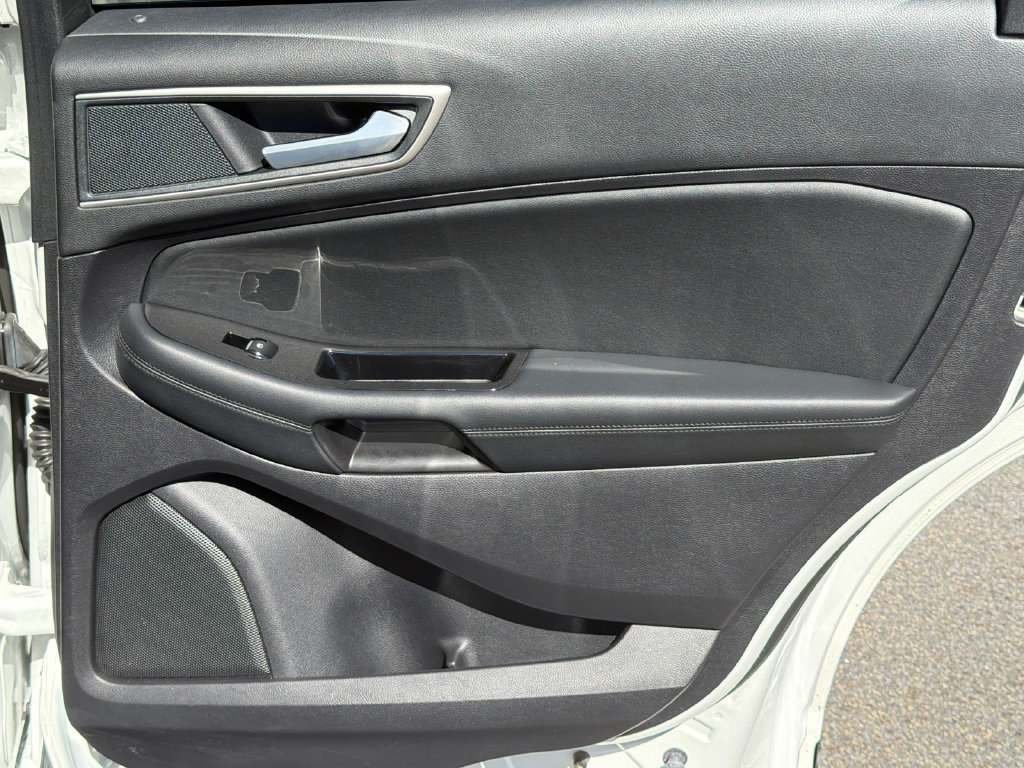Used 2020 Ford Edge SEL w/ Convenience Package FWD image 16