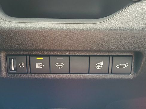 Used 2019 Toyota RAV4 XLE AWD/4WD image 35