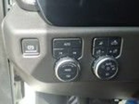 Used 2025 GMC Sierra 1500 SLT AWD/4WD image 17