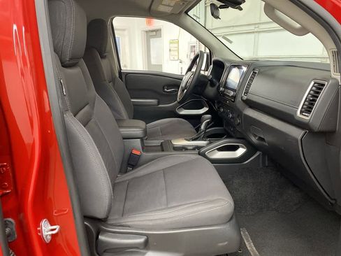 Used 2023 Nissan Frontier SV image 18