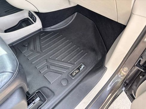 Used 2018 Chrysler Pacifica Touring-L FWD image 24