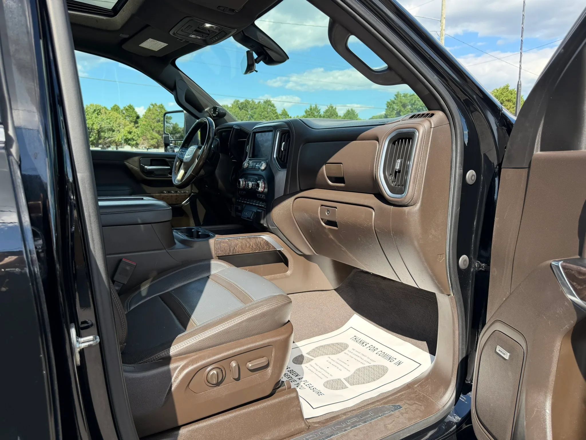 Used 2022 GMC Sierra 2500 Denali w/ Denali Ultimate Package AWD/4WD image 33
