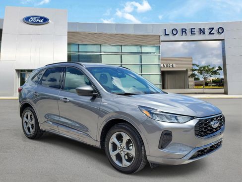 Used 2024 Ford Escape ST-Line w/ Tech Pack #1 FWD image 3