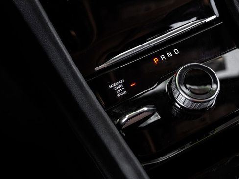 Used 2022 Jeep Grand Cherokee Limited image 36