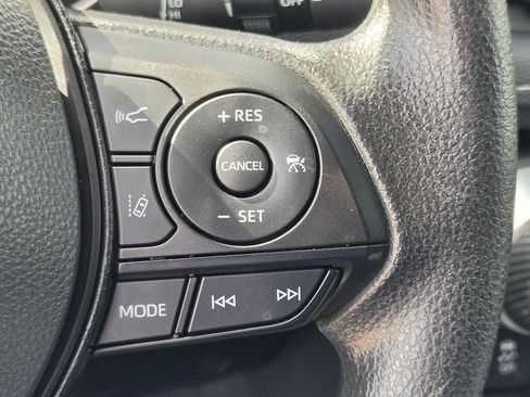 Used 2025 Toyota RAV4 XLE FWD image 23