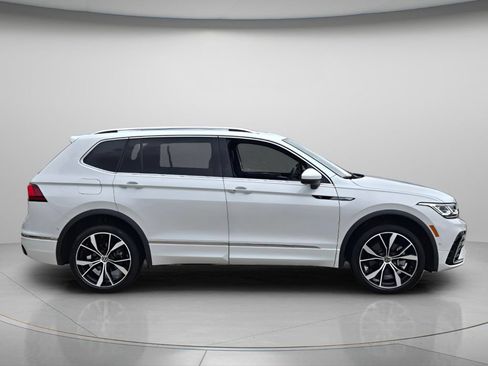 Certified 2024 Volkswagen Tiguan SEL R-Line AWD/4WD image 4
