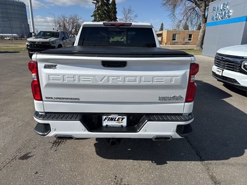 Used 2024 Chevrolet Silverado 1500 High Country w/ High Country Premium Package AWD/4WD image 9