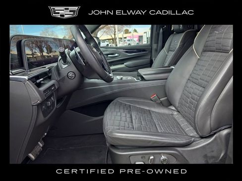 Certified 2024 Cadillac Escalade ESV V image 12