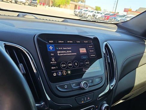 Used 2023 Chevrolet Equinox RS image 16