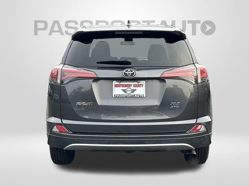 Used 2018 Toyota RAV4 XLE image 3