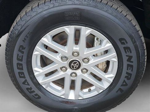 Used 2022 Toyota Tundra SR5 w/ Convenience Package RWD image 26