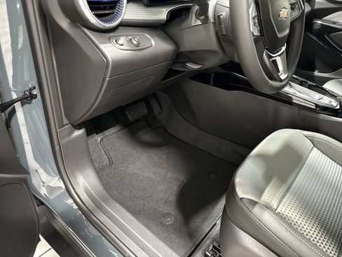 New 2026 Chevrolet Trax LT w/ LT Convenience Package FWD image 10