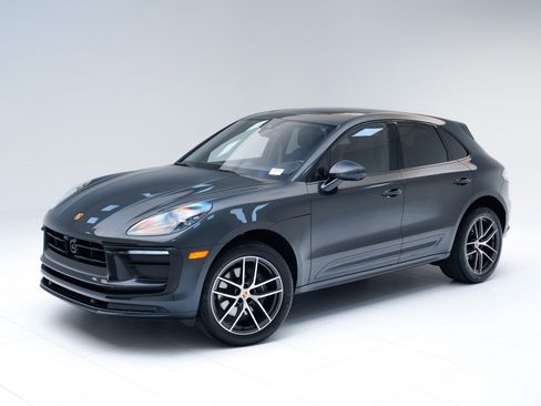 Certified 2025 Porsche Macan AWD/4WD image 1