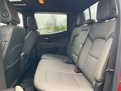 Used 2025 Chevrolet Colorado ZR2 w/ Technology Package AWD/4WD image 9