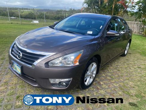 Used 2014 Nissan Altima 2.5 SV w/ Convenience Package FWD image 3