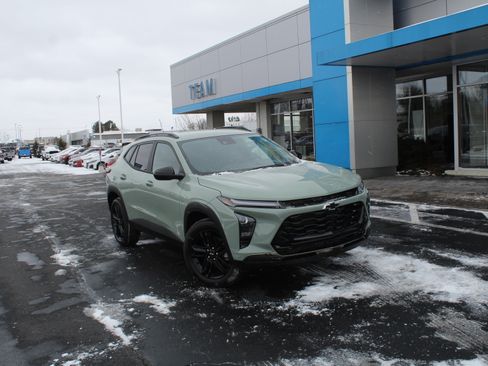New 2026 Chevrolet Trax ACTIV w/ Driver Confidence Package image 2