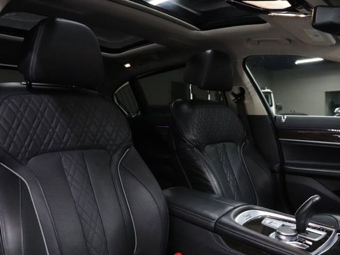 Used 2020 BMW 740i image 24