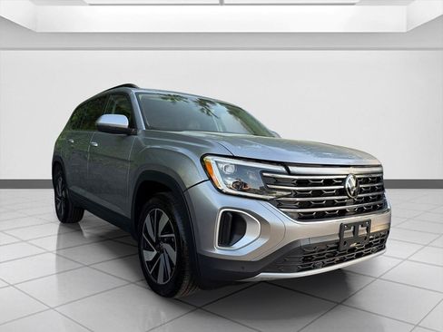 Used 2024 Volkswagen Atlas SE AWD/4WD image 7