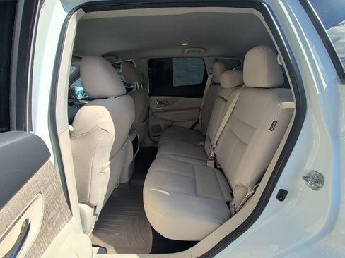 Used 2019 Nissan Murano SV AWD/4WD image 13