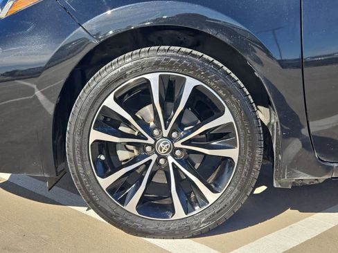 Used 2019 Toyota Corolla L image 12