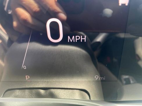 Used 2025 Buick Encore GX Avenir w/ Avenir Technology Package image 23