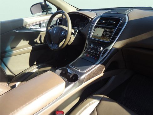 Used 2018 Lincoln MKX Reserve w/ Driver Assistance Package image 26