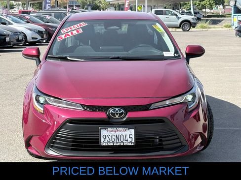 Used 2025 Toyota Corolla LE FWD image 3