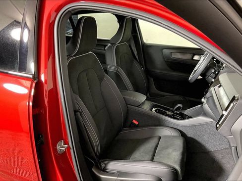 Used 2023 Volvo C40 P8 Recharge Ultimate AWD/4WD image 6