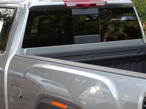 Used 2025 GMC Sierra 2500 AT4 w/ AT4 Premium Plus Package image 34