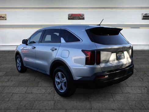 Used 2022 Kia Sorento LX AWD/4WD image 5