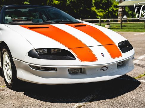 Used 1997 Chevrolet Camaro Z28 w/ Preferred Equipment Group 2 RWD image 28
