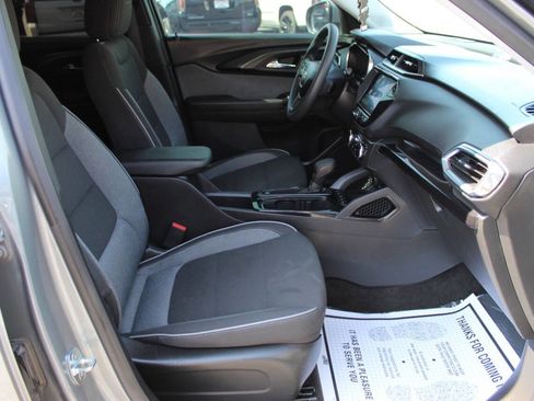 Used 2023 Chevrolet TrailBlazer LT w/ Convenience Package image 9