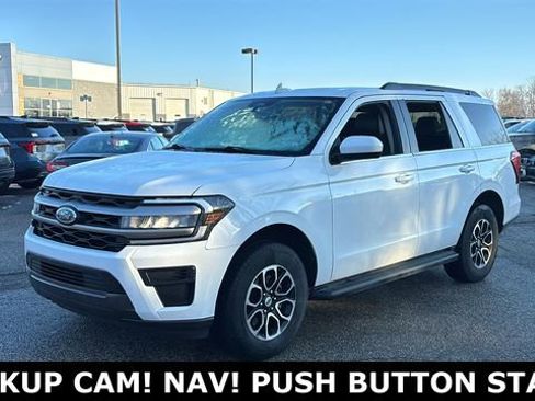 Used 2024 Ford Expedition XLT AWD/4WD image 3