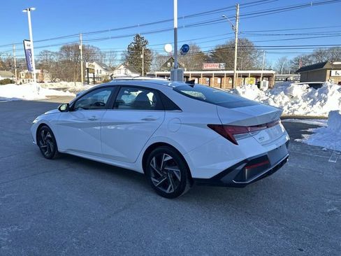 Certified 2024 Hyundai Elantra SEL w/ Convenience Package image 5