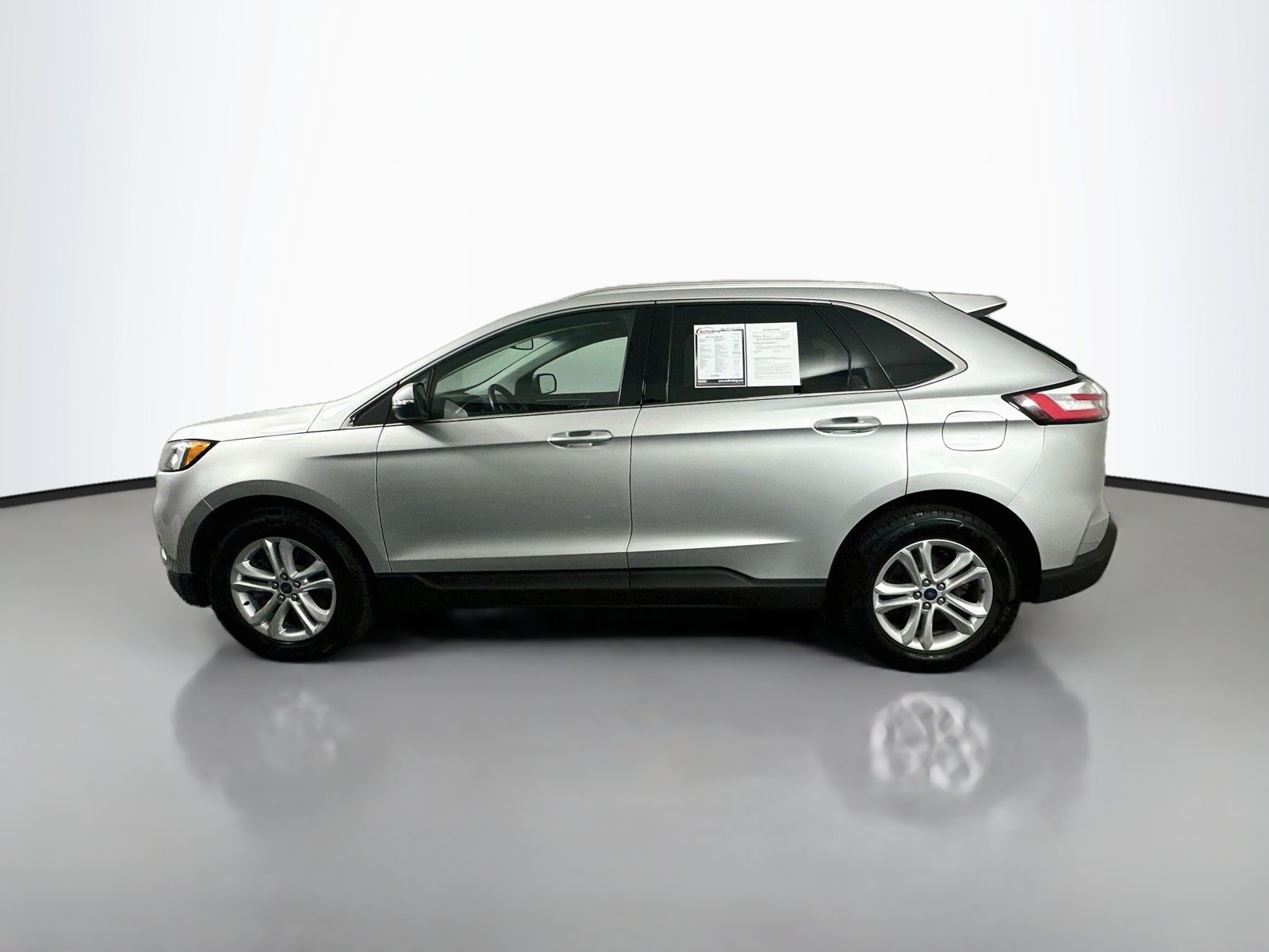 Used 2019 Ford Edge SEL w/ Equipment Group 201A AWD/4WD image 4
