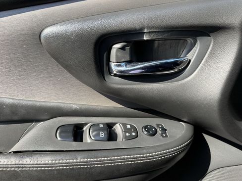 Used 2023 Nissan Murano S FWD image 22