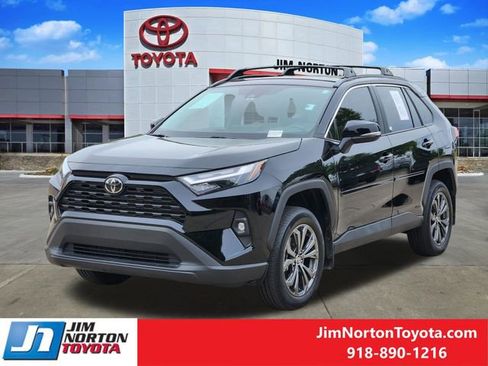 Used 2025 Toyota RAV4 XLE Premium AWD/4WD image 3