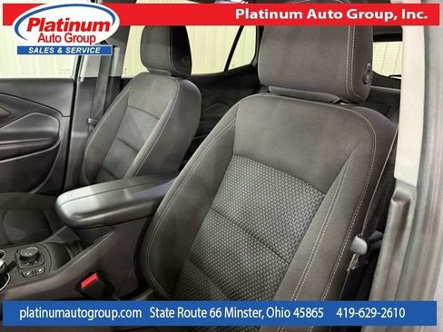 Used 2024 GMC Terrain SLE w/ Driver Convenience Package image 11